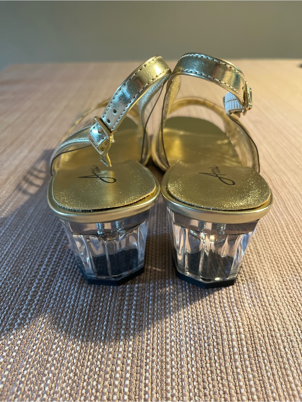 NEW! Women’s Dressy Gold Strap Shoes Size 10 Narrow - Picture 5 of 11